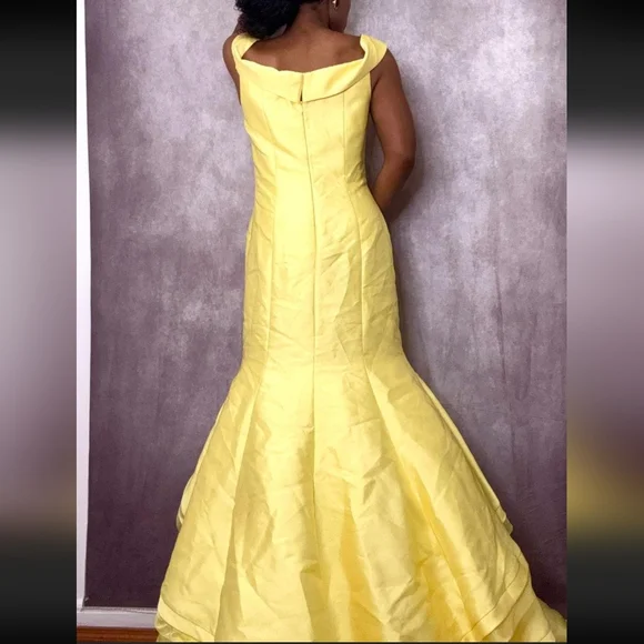 REPOSHING Yellow Jovani Evening Gown - Picture 5 of 6